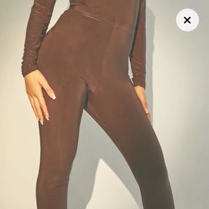 Pretty Little Thing brown leggings
